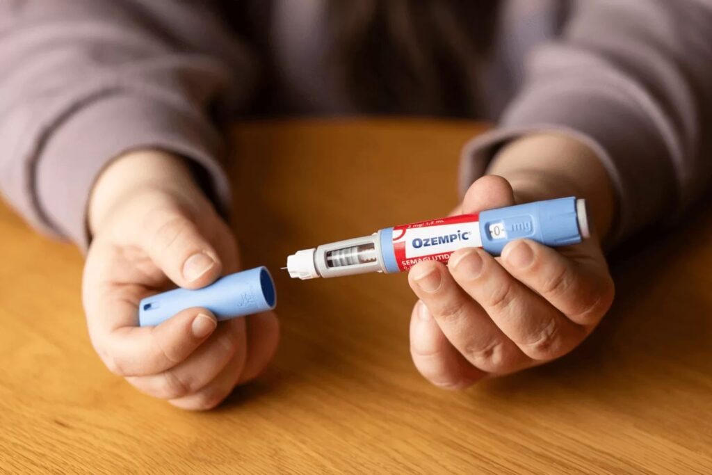 Imagem de uma caneta para obesidade que contém GLP-1