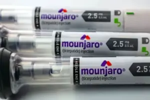 foto de 3 canetas de Mounjaro